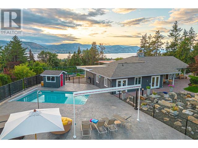 3029 Spruce Drive, House detached with 3 bedrooms, 3 bathrooms and null parking in Okanagan Similkameen E BC | Image 30