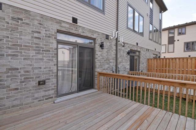 2052 Meadowgate Blvd, Townhouse with 3 bedrooms, 4 bathrooms and 2 parking in London ON | Image 3