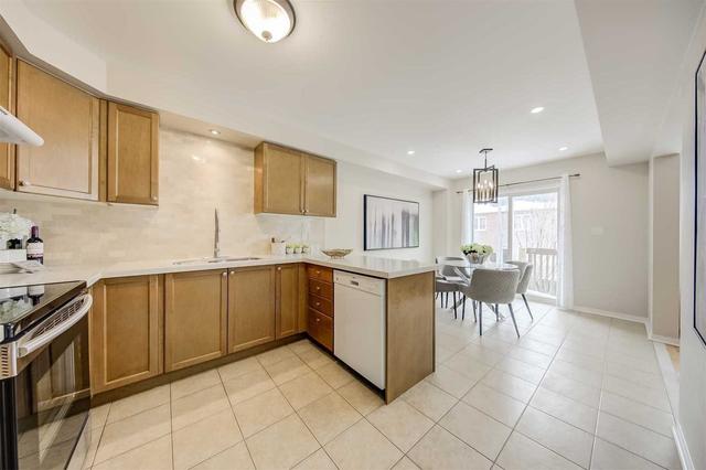 21 Maffey Cres, House semidetached with 4 bedrooms, 4 bathrooms and 3 parking in Richmond Hill ON | Image 6