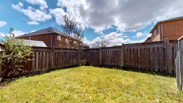 81 Timbertop Cres, House attached with 3 bedrooms, 3 bathrooms and 3 parking in Brampton ON | Image 11