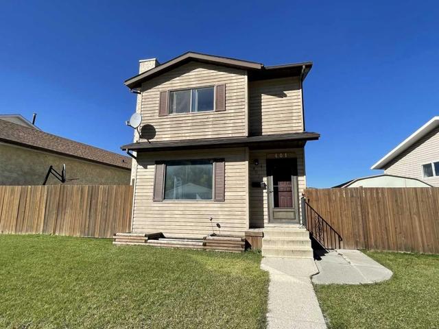 401 Boutin Avenue, House detached with 3 bedrooms, 1 bathrooms and 2 parking in Hinton AB | Image 1