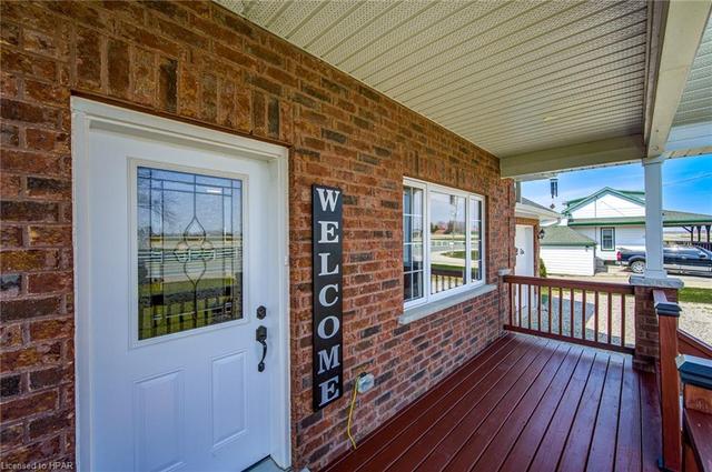 7008 Perth Rd 147 Road, House detached with 5 bedrooms, 2 bathrooms and 5 parking in North Perth ON | Image 5
