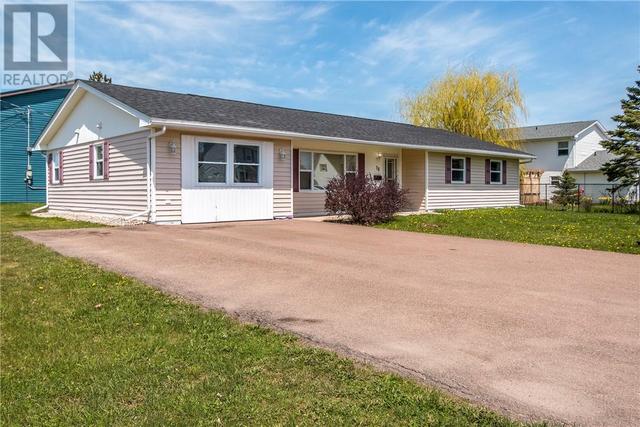 18 Callaghan Rd, House detached with 3 bedrooms, 1 bathrooms and null parking in Riverview NB | Card Image