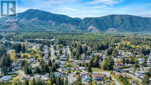 210 Cowichan Ave, House detached with 3 bedrooms, 2 bathrooms and 4 parking in Lake Cowichan BC | Image 8