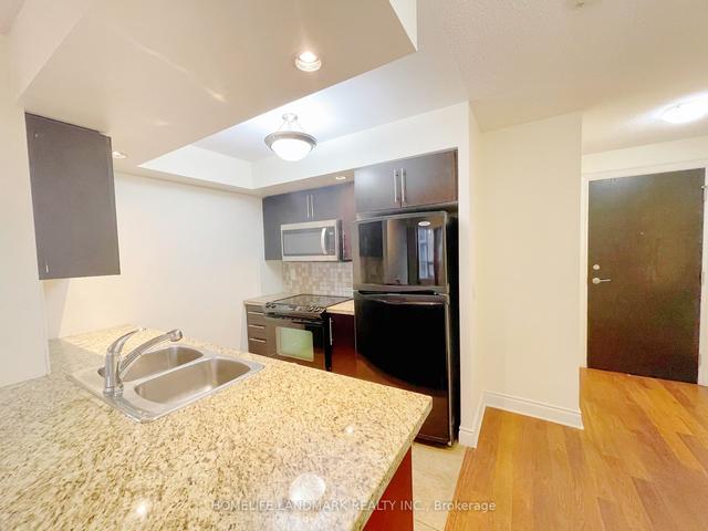 421 - 500 Doris Ave, Condo with 2 bedrooms, 2 bathrooms and 1 parking in Toronto ON | Image 11