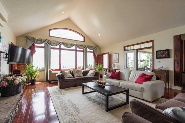17325 Loyalist Pkwy, House detached with 4 bedrooms, 3 bathrooms and 6 parking in Prince Edward County ON | Image 37