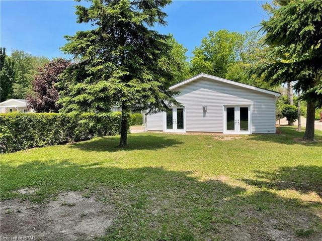 77307 Bluewater Hwy   10 Club Terrace, House detached with 1 bedrooms, 1 bathrooms and 2 parking in Central Huron ON | Image 27