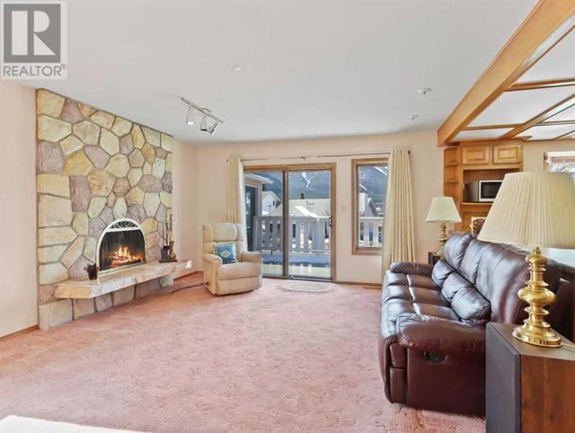 285 Grizzly Crescent, House detached with 4 bedrooms, 3 bathrooms and 2 parking in Canmore AB | Image 5