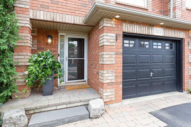 2254 Fairbairn Crt, House attached with 3 bedrooms, 3 bathrooms and 2 parking in Oakville ON | Image 23
