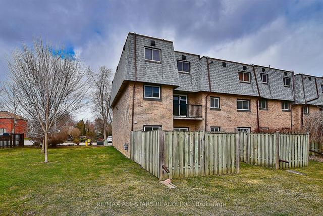 50 - 1 Woodglen Way, Townhouse with 3 bedrooms, 3 bathrooms and 2 parking in Markham ON | Image 33