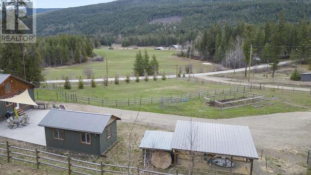 2679 White Lake Road, House detached with 3 bedrooms, 1 bathrooms and 10 parking in Columbia Shuswap C BC | Image 12