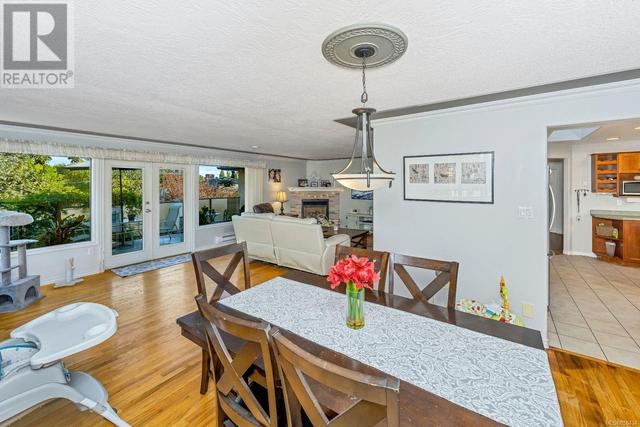 937 Shirley Rd, House detached with 5 bedrooms, 4 bathrooms and 2 parking in Esquimalt BC | Image 10