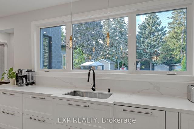 393 Burnhamthorpe Rd, House detached with 5 bedrooms, 6 bathrooms and 8 parking in Toronto ON | Image 2