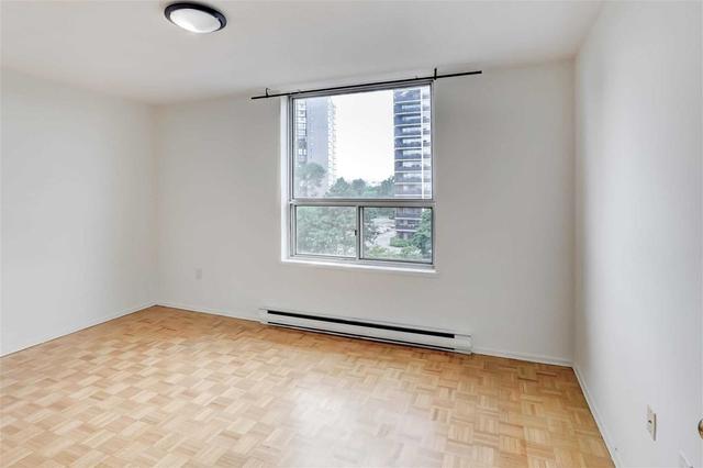 816 - 15 La Rose Ave, Condo with 3 bedrooms, 2 bathrooms and 1 parking in Toronto ON | Image 16