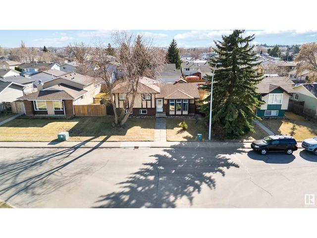 4635 44 Av, House detached with 5 bedrooms, 2 bathrooms and null parking in Gibbons AB | Image 13