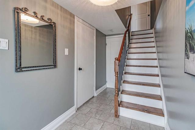 863 Southridge St, House semidetached with 3 bedrooms, 2 bathrooms and 3 parking in Oshawa ON | Image 36