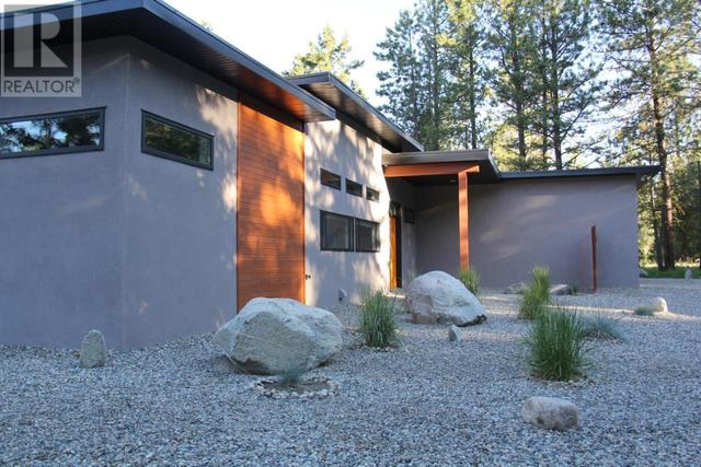 220 Sasquatch Trail, House detached with 2 bedrooms, 2 bathrooms and 2 parking in Okanagan Similkameen A BC | Image 19