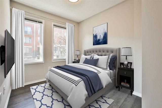 2 - 10 Turntable Cres, Townhouse with 3 bedrooms, 2 bathrooms and 1 parking in Toronto ON | Image 9