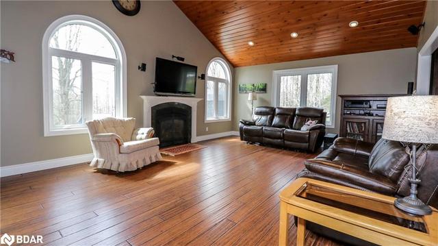 2242 5 Line N, House detached with 4 bedrooms, 3 bathrooms and 12 parking in Oro Medonte ON | Image 11