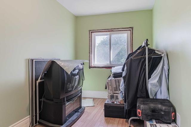 20 Kenora Cres, House detached with 3 bedrooms, 2 bathrooms and 14 parking in Toronto ON | Image 15