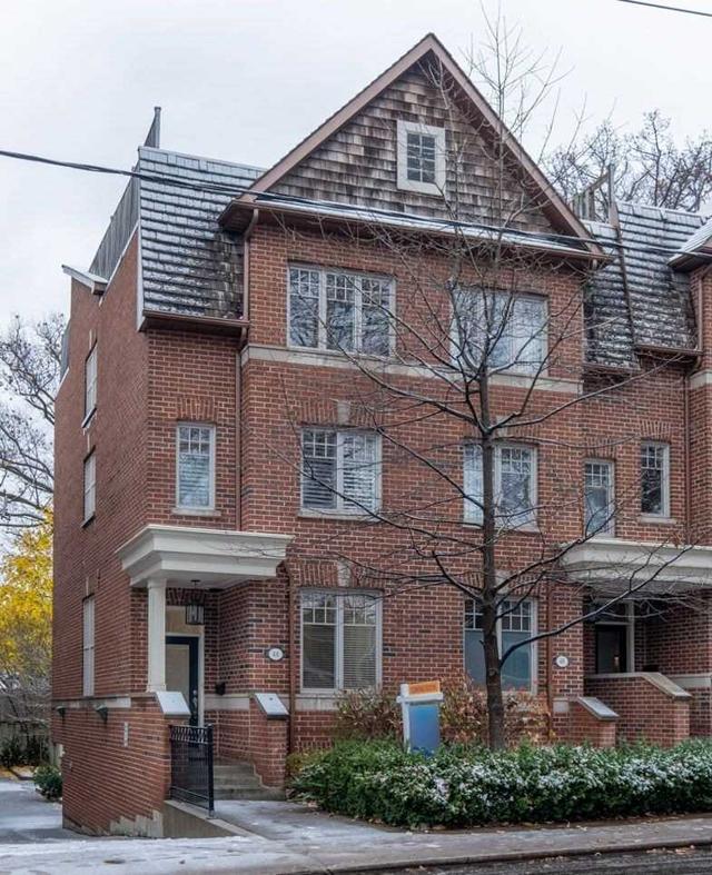 4a Scarborough Rd, Townhouse with 3 bedrooms, 3 bathrooms and 2 parking in Toronto ON | Card Image