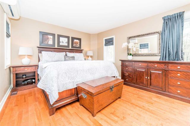 16 Tanis Cres, House detached with 4 bedrooms, 4 bathrooms and 4 parking in Toronto ON | Image 8