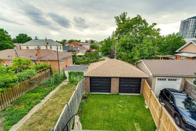 132 Alameda Ave, House detached with 3 bedrooms, 2 bathrooms and 3 parking in Toronto ON | Image 16
