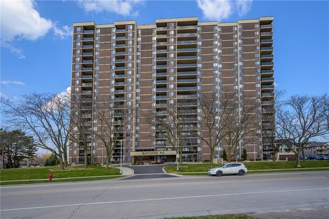 1104 - 301 Frances Avenue S, Condo with 3 bedrooms, 1 bathrooms and null parking in Hamilton ON | Image 4