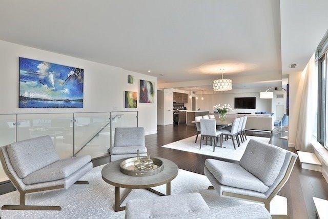 1001 - 55 Stewart St, Condo with 2 bedrooms, 3 bathrooms and 2 parking in Toronto ON | Image 2