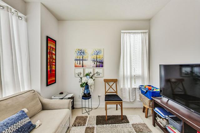 604 - 28 Linden St, Condo with 2 bedrooms, 2 bathrooms and 1 parking in Toronto ON | Image 5