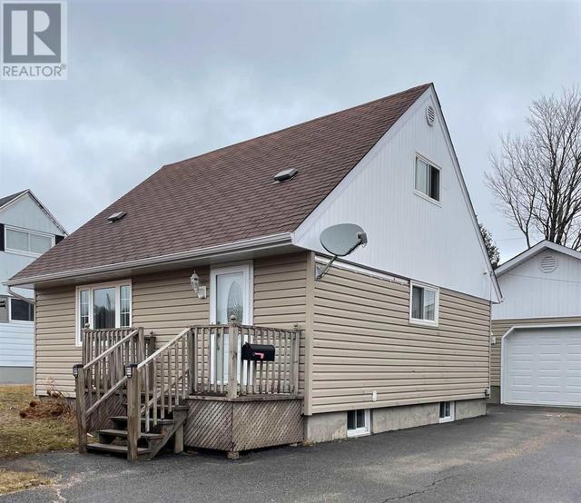 57 Roman Ave, House detached with 3 bedrooms, 1 bathrooms and null parking in Elliot Lake ON | Card Image