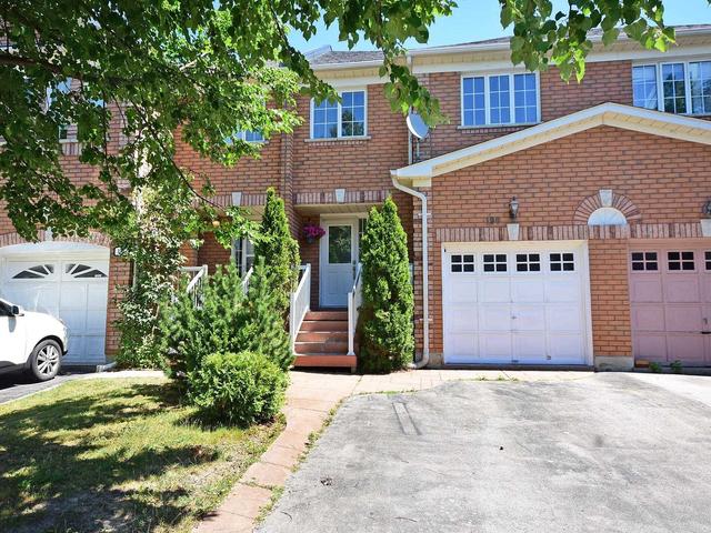 190 Twin Pines Cres, House attached with 3 bedrooms, 3 bathrooms and 3 parking in Brampton ON | Image 1