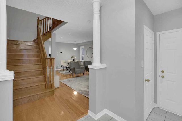 2346 Newcastle Cres, House attached with 3 bedrooms, 3 bathrooms and 2 parking in Oakville ON | Image 34
