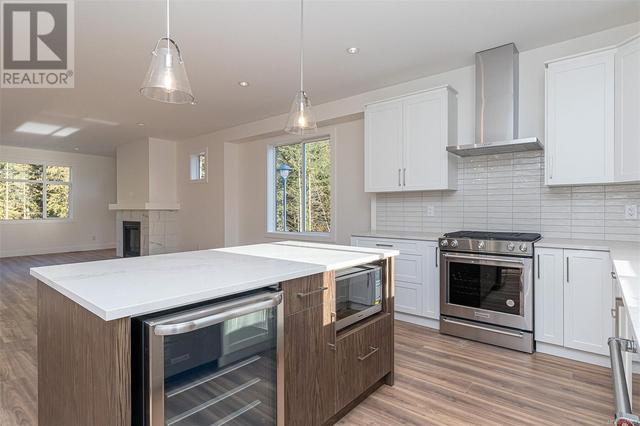 2172 Triangle Trail, House detached with 5 bedrooms, 4 bathrooms and 6 parking in Langford BC | Image 13