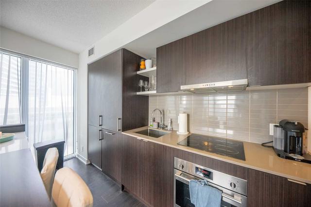 1202 - 100 Harbour St, Condo with 2 bedrooms, 2 bathrooms and 0 parking in Toronto ON | Image 26