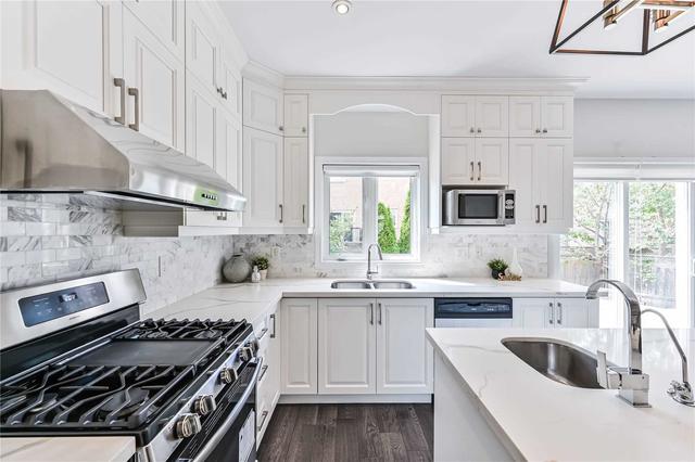 36 Rivington Ave, House detached with 4 bedrooms, 5 bathrooms and 5 parking in Vaughan ON | Image 5