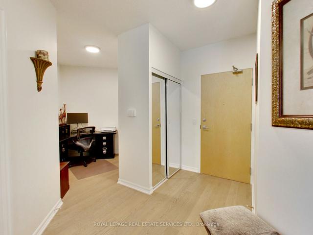 712 - 220 Burnhamthorpe Rd W, Condo with 1 bedrooms, 2 bathrooms and 1 parking in Mississauga ON | Image 12