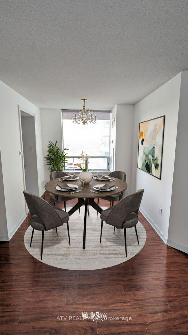 305 - 550 Webb Dr, Condo with 2 bedrooms, 1 bathrooms and 2 parking in Mississauga ON | Image 2