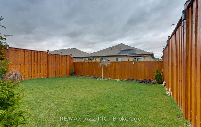 75 Farmington Cres, House semidetached with 3 bedrooms, 3 bathrooms and 6 parking in Belleville ON | Image 32
