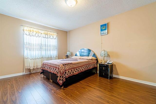 46 Domenico Cres, House detached with 3 bedrooms, 4 bathrooms and 4 parking in Brampton ON | Image 10