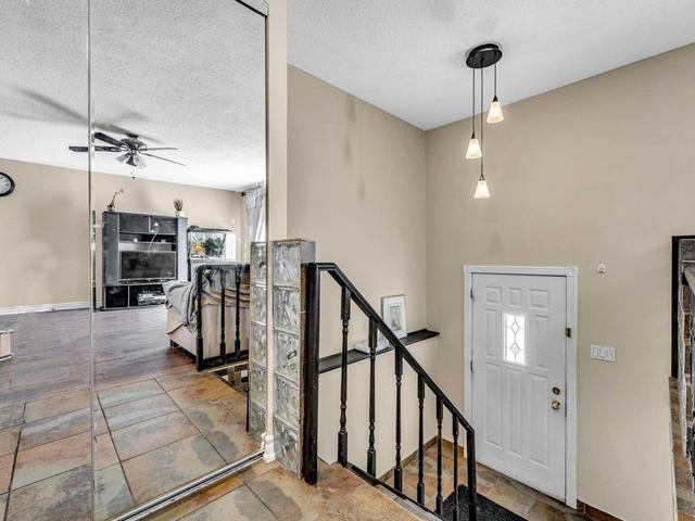 201 Hollyberry Tr, House semidetached with 3 bedrooms, 3 bathrooms and 4 parking in Toronto ON | Image 36