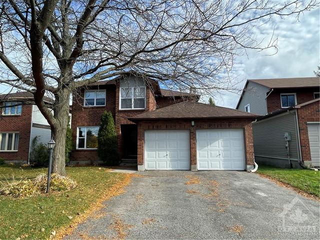 51 Hewitt Way, House detached with 4 bedrooms, 3 bathrooms and 4 parking in Ottawa ON | Image 2
