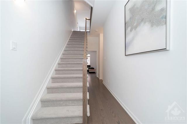 552 Halo Private, Townhouse with 3 bedrooms, 3 bathrooms and 2 parking in Ottawa ON | Image 8