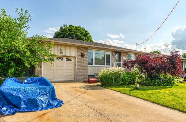 29 Rose Cres E, House detached with 3 bedrooms, 2 bathrooms and 3 parking in Hamilton ON | Image 33