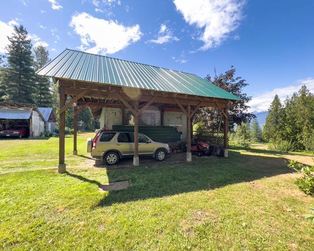 589 Sagacious Road, House detached with 2 bedrooms, 1 bathrooms and null parking in Columbia Shuswap B BC | Image 38