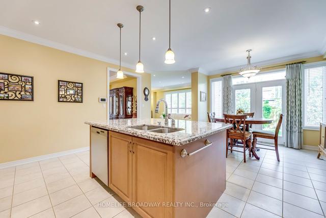 72 Aegis Dr, House detached with 4 bedrooms, 5 bathrooms and 6 parking in Vaughan ON | Image 2