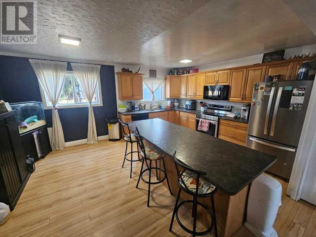 4221 5 Avenue, House detached with 3 bedrooms, 1 bathrooms and 6 parking in Edson AB | Image 2