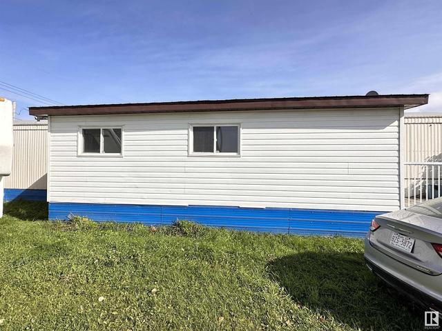 69 - 9501 104 Av, Home with 3 bedrooms, 1 bathrooms and 2 parking in Westlock AB | Image 25
