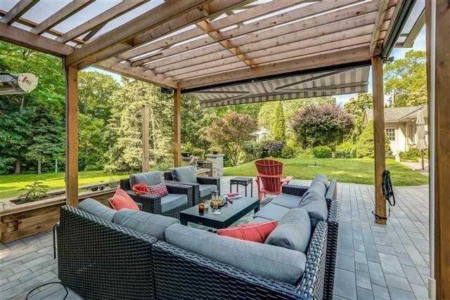 92 North Dr, House detached with 4 bedrooms, 5 bathrooms and 9 parking in Toronto ON | Image 2