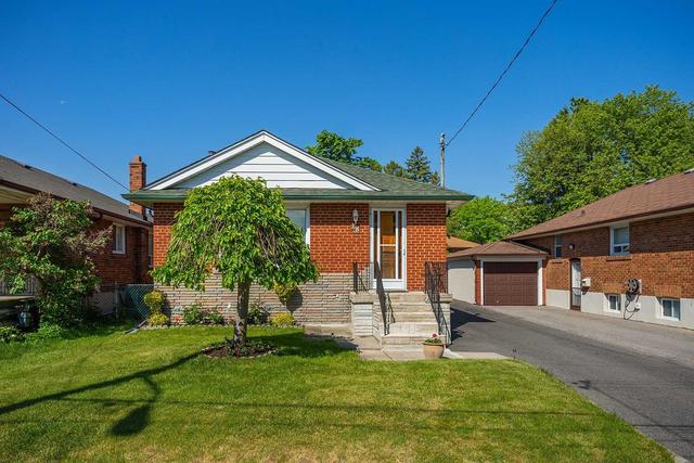 crt - 18 Ivanhoe Crt, House detached with 3 bedrooms, 2 bathrooms and 0 parking in Toronto ON | Image 1